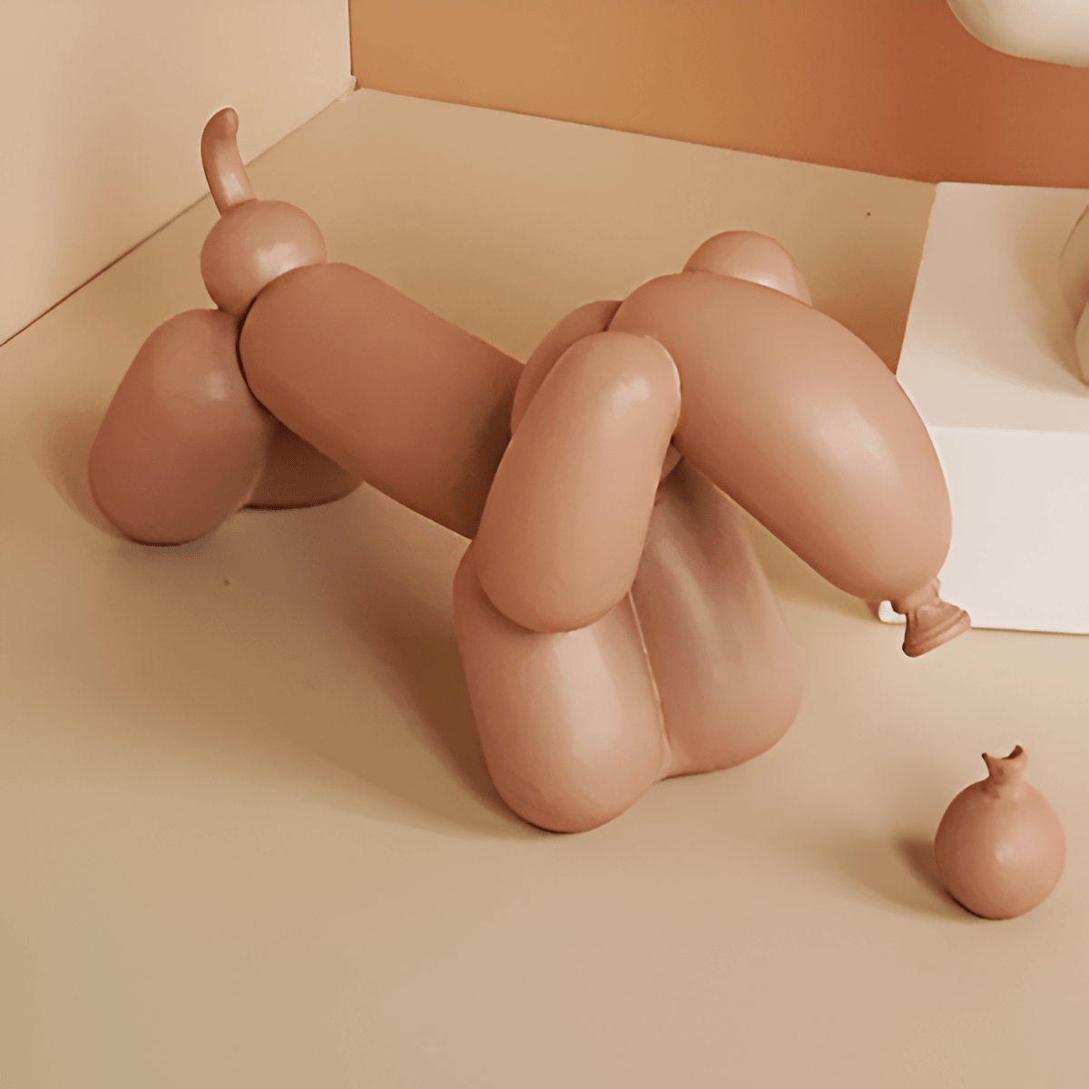 Balloon Dachshund Figurine | The Best Dachshund Gifts